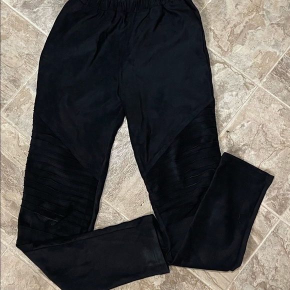 Velour/Faux Suede Moto Leggings - Picture 5 of 5
